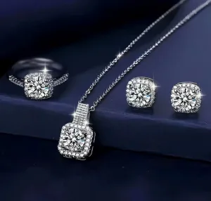Set bijuterii elegant cu pietre stralucitoare